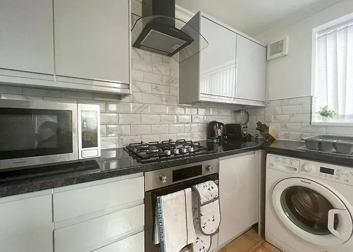 Free Parking - Home Close To City Centre