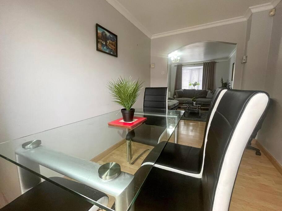 Free Parking - Close To Centre Holiday home Manchester