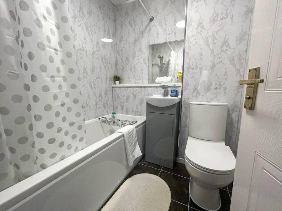 Free Parking - Close To Centre Holiday home *