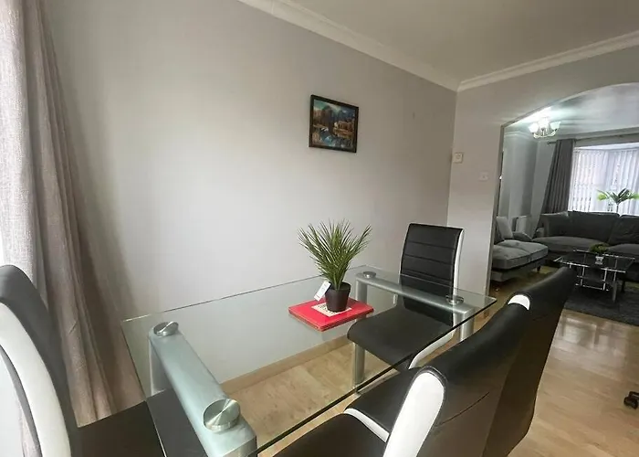 Free Parking - Home Close To City Centre